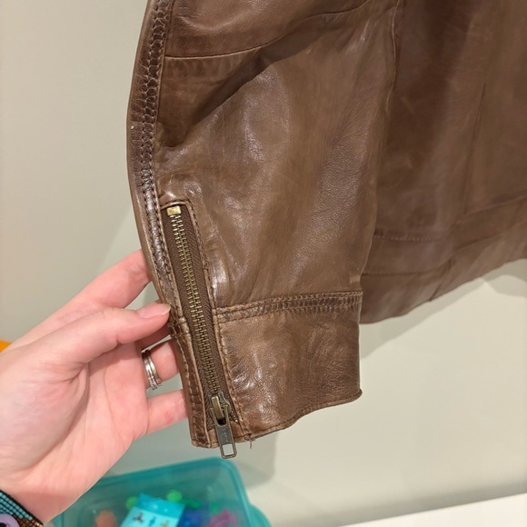 Danier Brown Leather Jacket 2XL - Picture 5 of 12